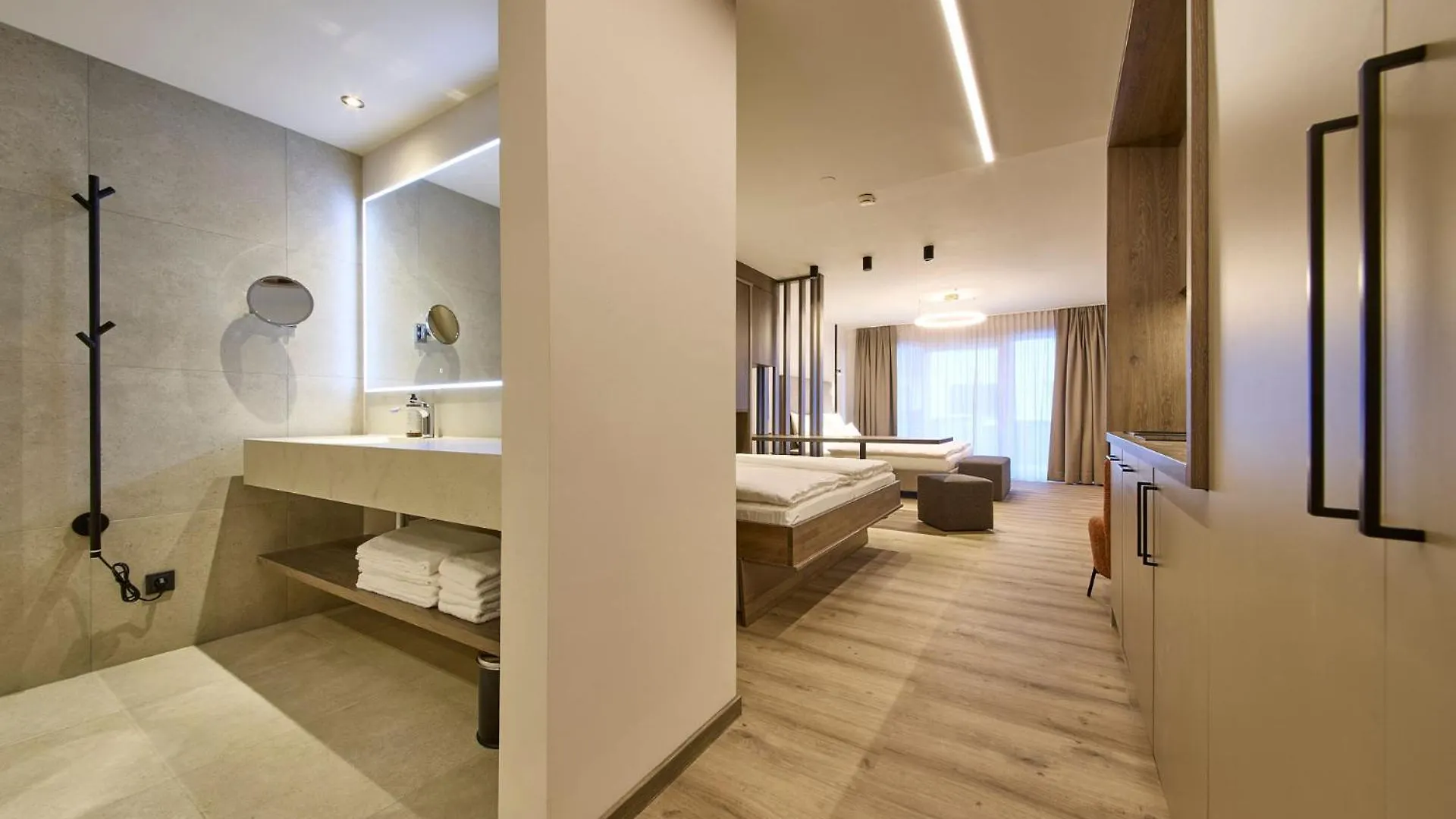 Lh Suites Aparthotel New Opening Saalbach-Hinterglemm 4*,  Austria